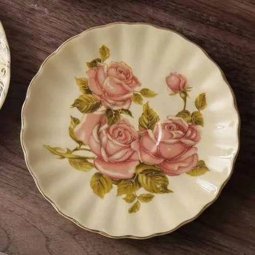 European Style Ceramic Dinner Plates - Irregular Gilded Round Design - The Silver Spoon