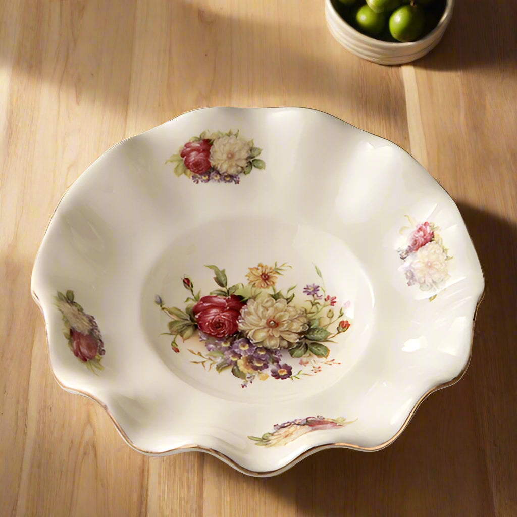 European Style Ceramic Dinner Plates - Irregular Gilded Round Design - The Silver Spoon