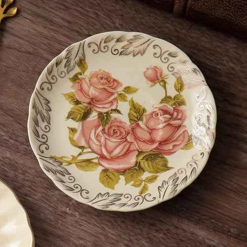 European Style Ceramic Dinner Plates - Irregular Gilded Round Design - The Silver Spoon