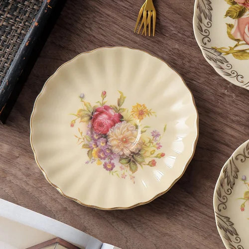 European Style Ceramic Dinner Plates - Irregular Gilded Round Design - The Silver Spoon