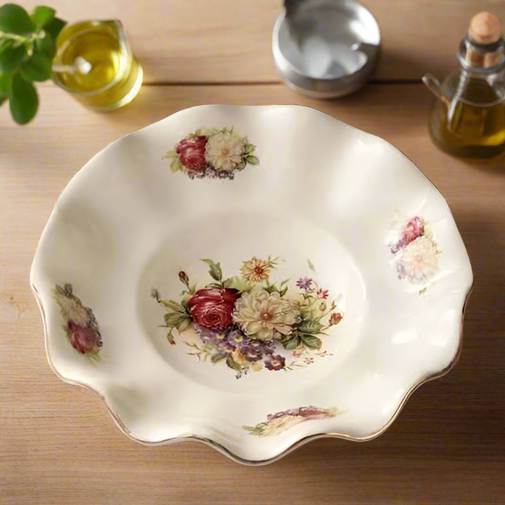 European Style Ceramic Dinner Plates - Irregular Gilded Round Design - The Silver Spoon