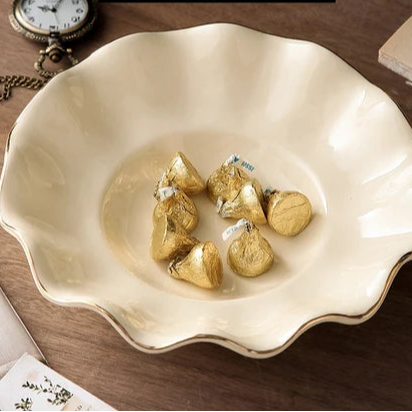 European Style Ceramic Dinner Plates - Irregular Gilded Round Design - The Silver Spoon
