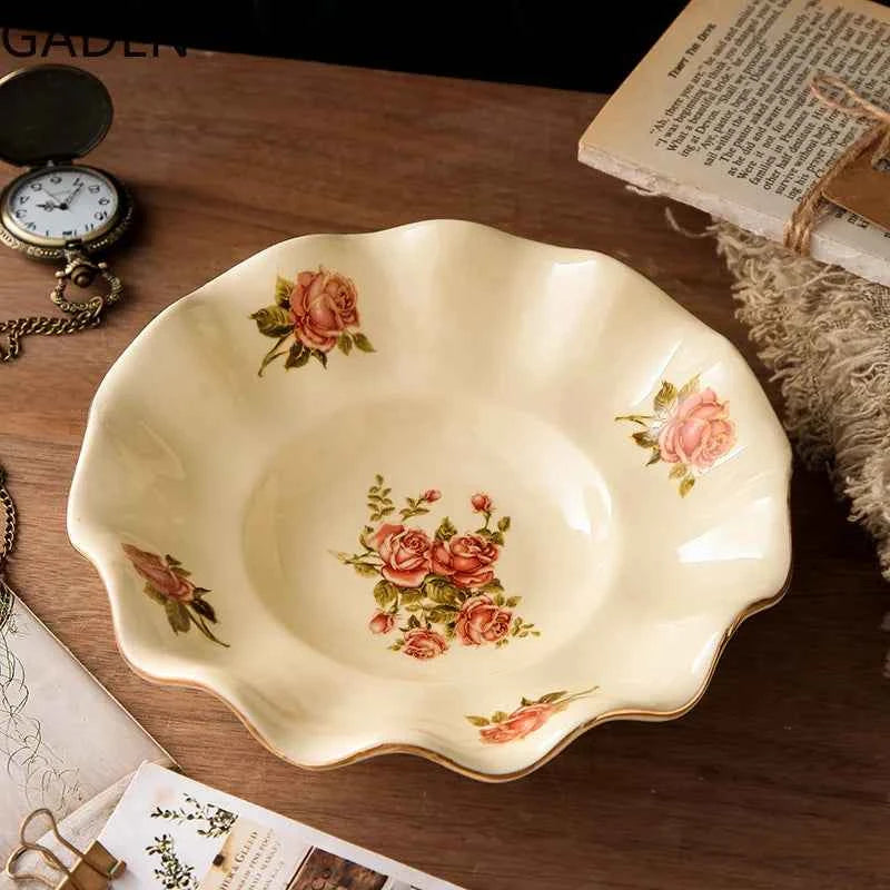 European Style Ceramic Dinner Plates - Irregular Gilded Round Design - The Silver Spoon