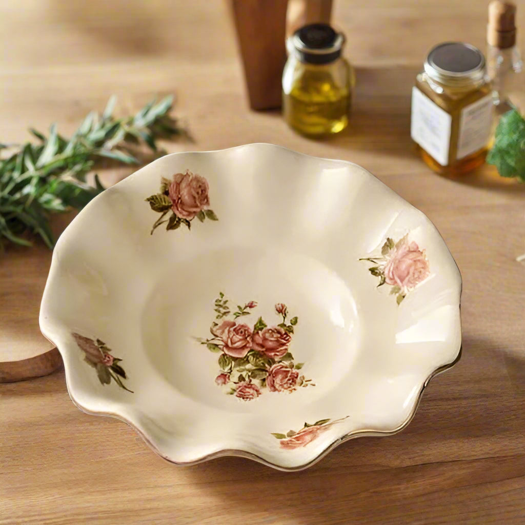 European Style Ceramic Dinner Plates - Irregular Gilded Round Design - The Silver Spoon