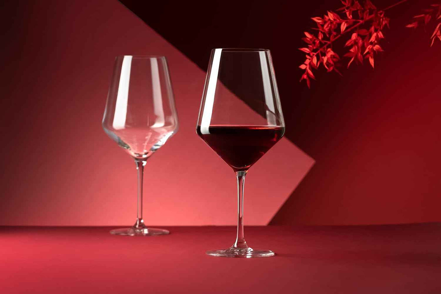 Krosno Crystal Red Wine Glasses, Set of 4, 650 ml, Avant-Garde Collection, Ideal for Home, Restaurant and Receptions, Dishwasher Safe