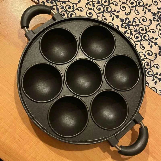7 Hole Cast Iron Omelette Pan - Non-Stick Breakfast & Cake Mold - The Silver Spoon